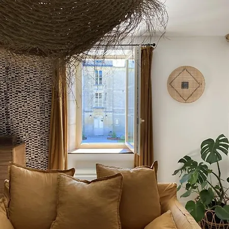 Le Domaine De L'hostellerie Bed & Breakfast Le Fresne-Camilly