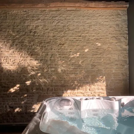 Le Domaine De L'hostellerie Bed & Breakfast *