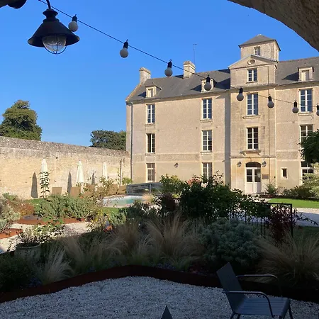 Le Domaine De L'hostellerie Bed & Breakfast Le Fresne-Camilly