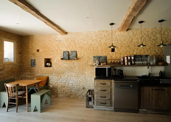 Le Domaine De L'hostellerie Bed & Breakfast Le Fresne-Camilly