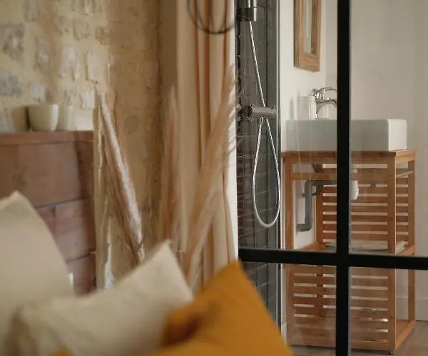 Le Domaine De L'hostellerie Couette-café Le Fresne-Camilly