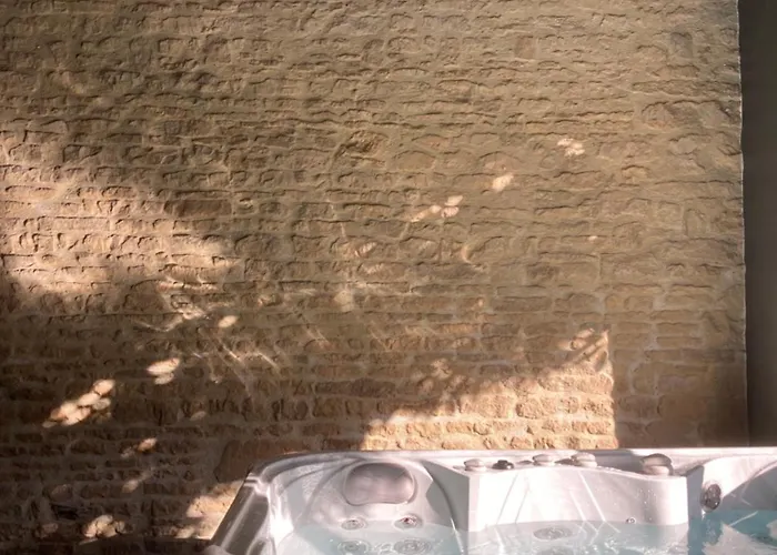 Le Domaine De L'hostellerie Couette-café *